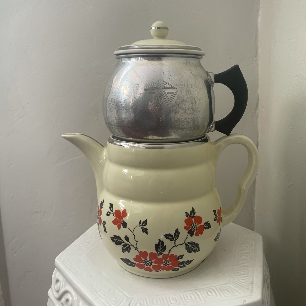 Vintage Halls Superior Quality Kitchenware coffee/tea percolator​​​​​​​​​​​​​